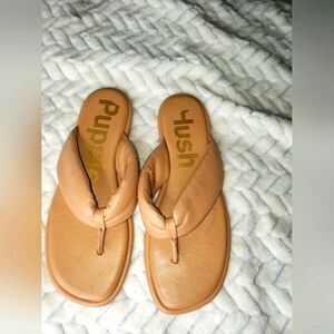 Hush Puppies Emily Sandals, Women's sz 8, Tan.